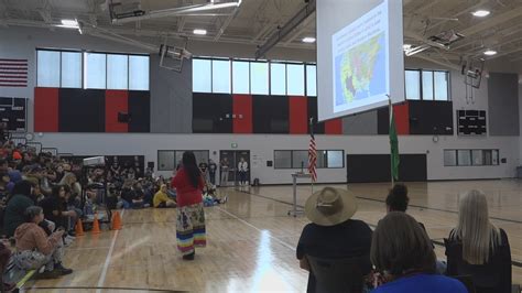 Sacajawea descendants speak at Sacajawea Middle。